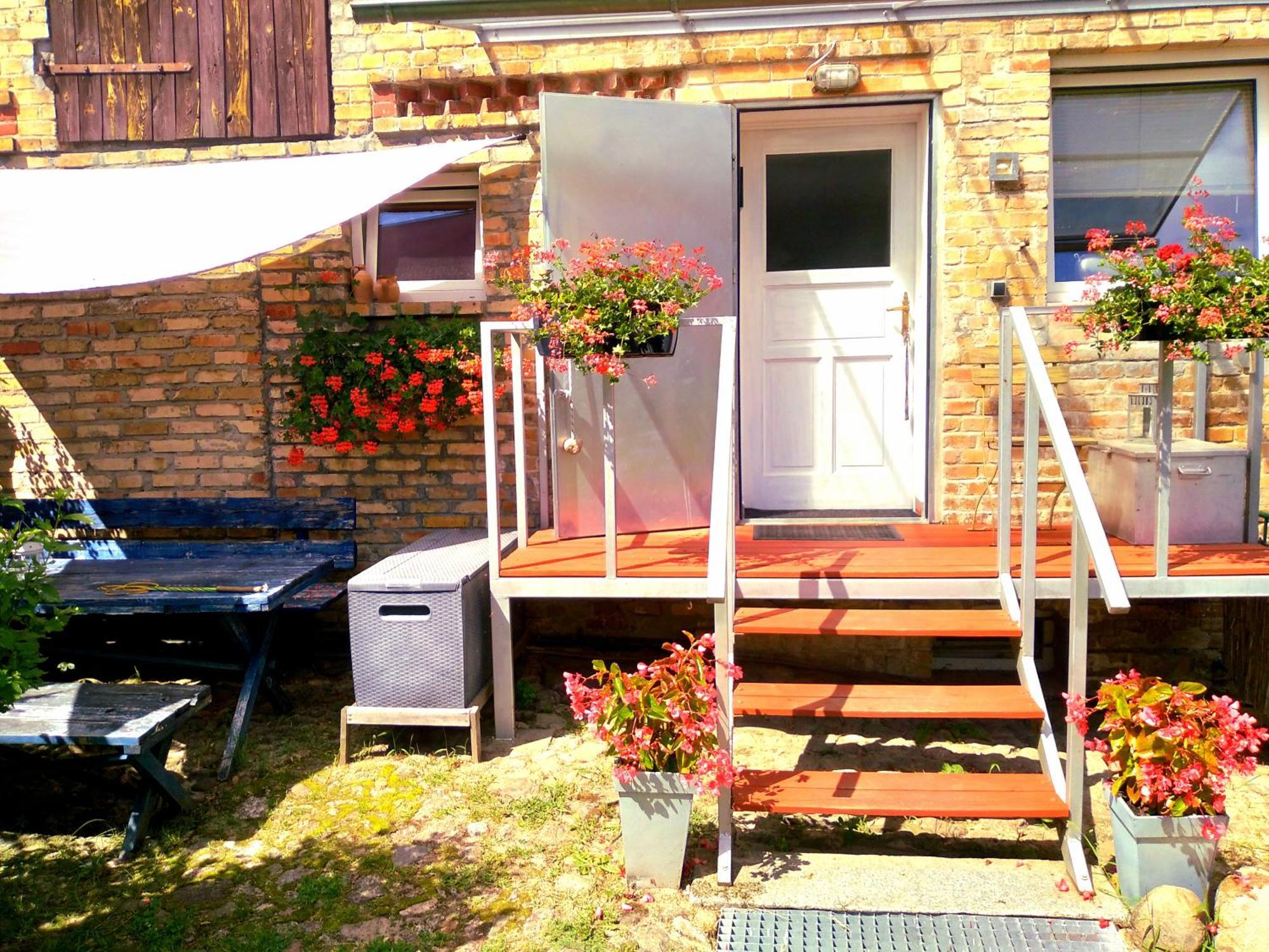 Dom Sztuk - House Of Arts Apartment Miedzyrzecz Exterior photo